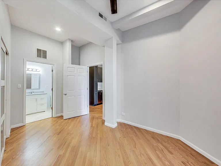 2141 W Crystal St #2 — Photo 14