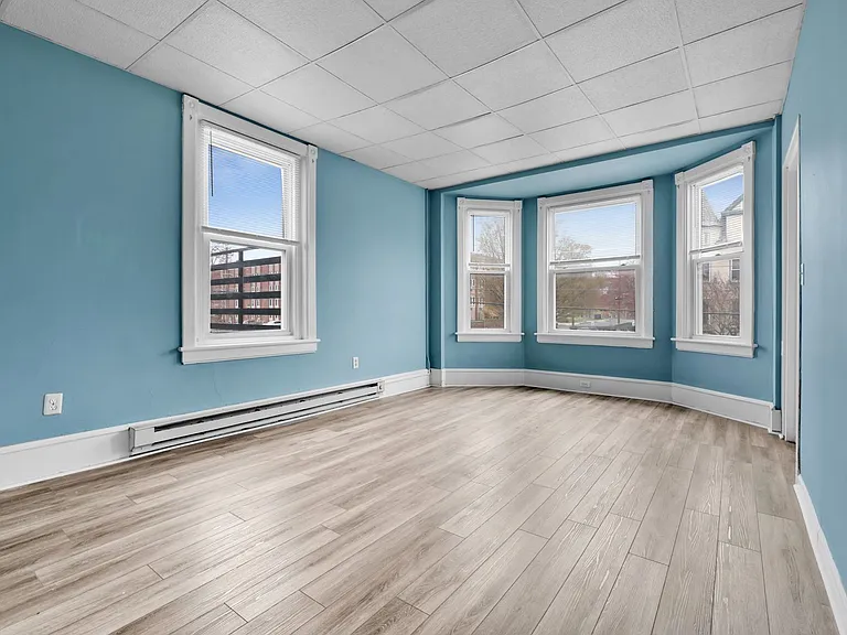 540 Seneca St — Photo 5