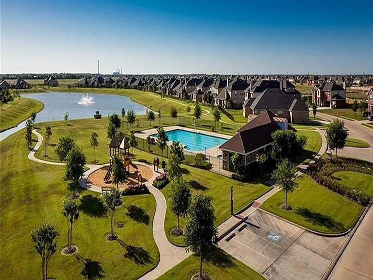 440 Round Lake Dr — Photo 30