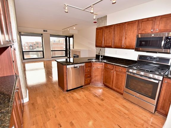 5th image of 1212 N Wells St APT 406