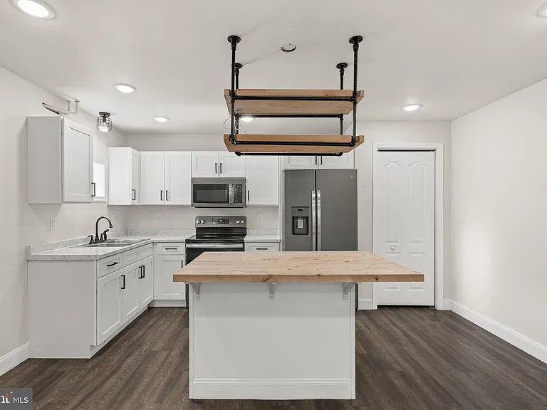 106 W Main Ave #4 — Photo 8