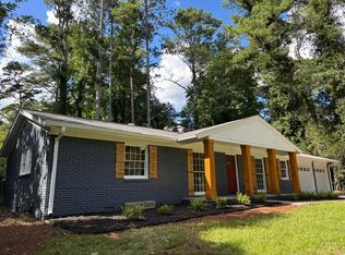 558 Stonewood Dr, Stone Mountain, GA 30087
