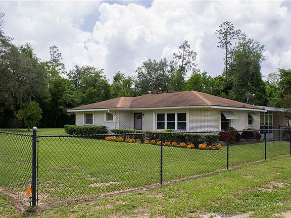2nd image of 21498 SW Rainbow Lakes Blvd