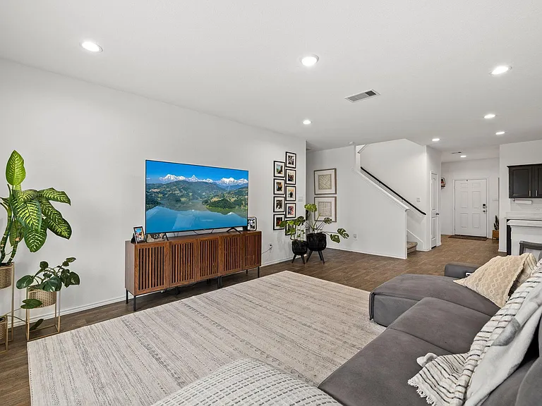 5326 Shady Olive St — Photo 11
