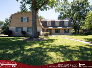 2812 Country Club Dr, Orange, TX 77630