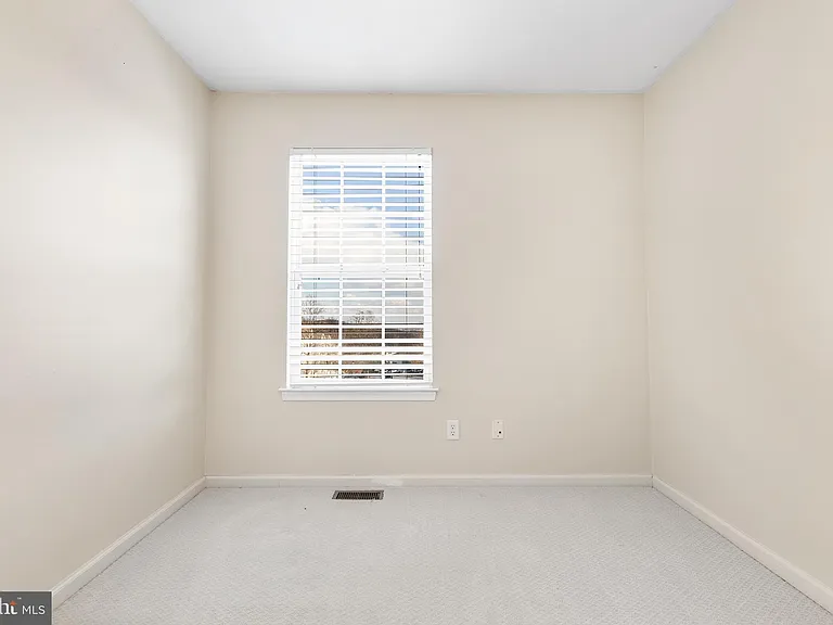 271 Yorktown Ct — Photo 28