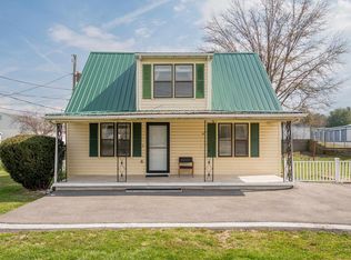 160 Simmons Rd SE, Christiansburg, VA 24073