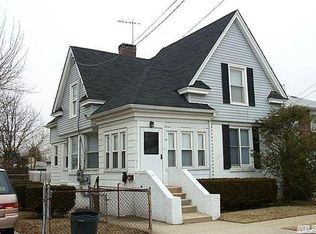 38 Grant Ave, Bethpage, NY 11714