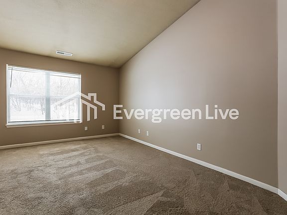 2nd image of 2005 Lisa Walk Dr