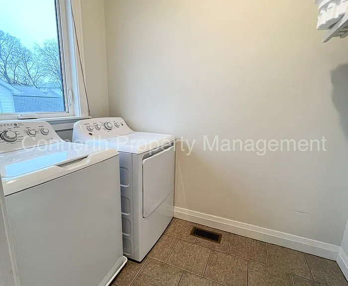 1615 Porter Ave — Photo 27