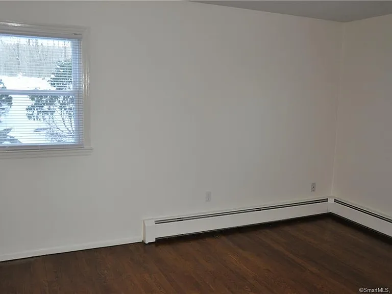 22 Essex Rd — Photo 22