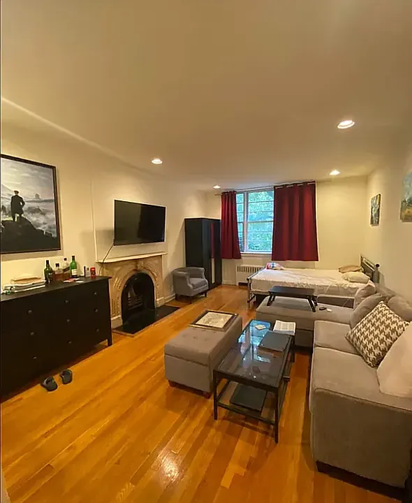44 E 63rd St #3D