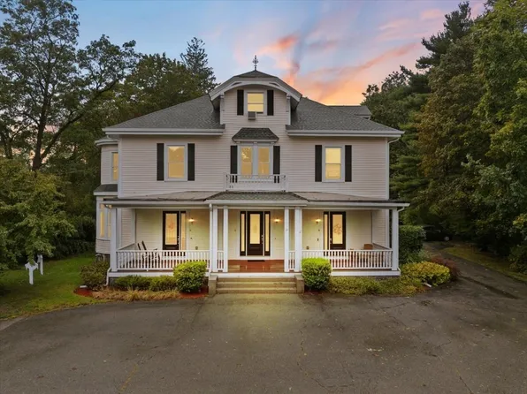 24 Union St APT D, Rockland, MA 02370