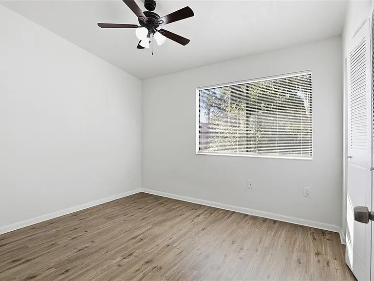 2219 SW 39th Way — Photo 13