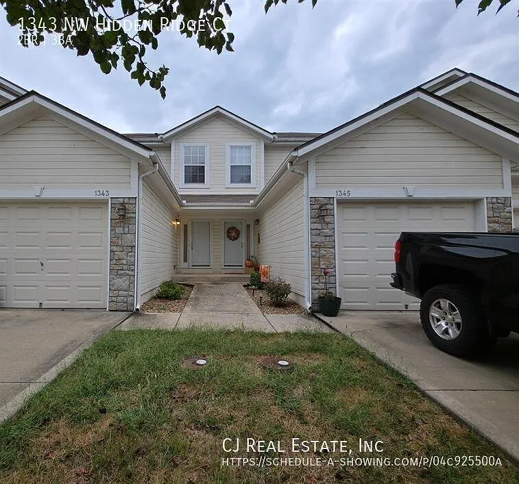 1343 NW Hidden Ridge Ct