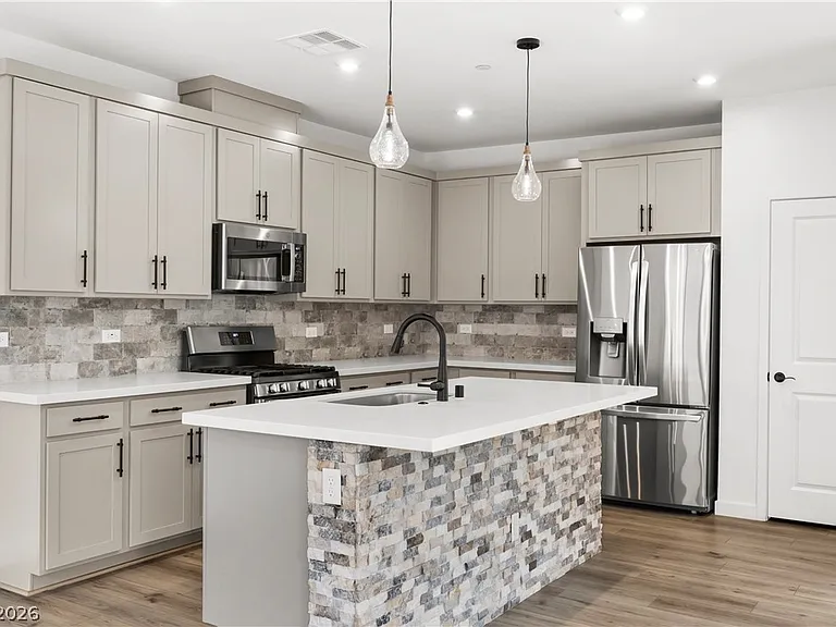 633 Infinity Ridge St — Photo 6