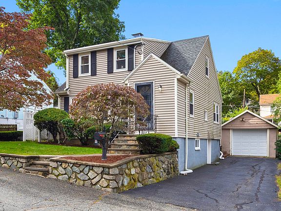 3rd image of 22 Ash St