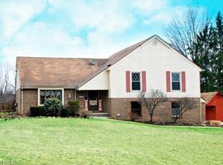 2694 Pine Lake Trl, Uniontown, OH 44685