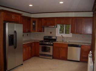 1 Valley Pl, Tenafly, NJ 07670