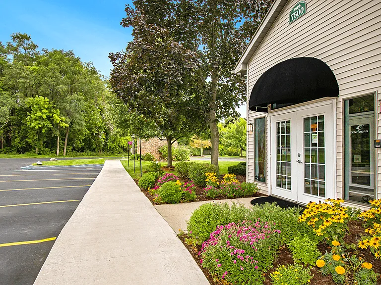 Westfield Club Apartments — Photo 42