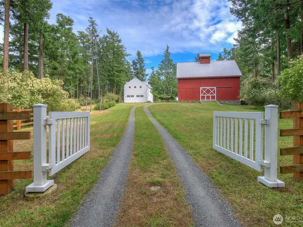 125 Mossywoods Lane, Orcas Island, WA 98280