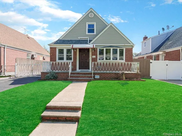 8135 257th Street, Floral Park, NY 11004