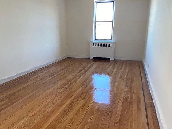 5th image of 2775 Reservoir Ave