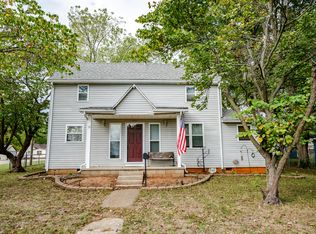 39 W Springfield Street, Aurora, MO 65605