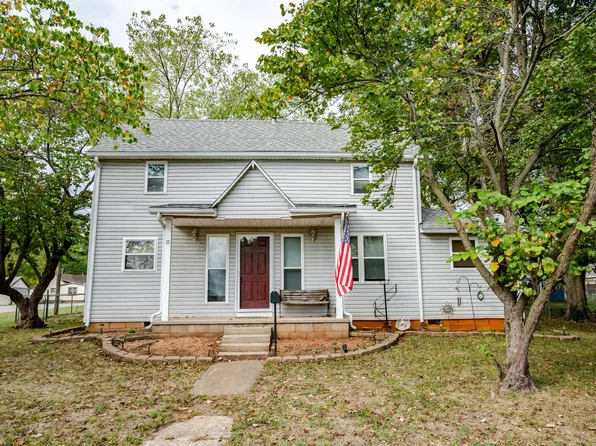 39 W Springfield Street, Aurora, MO 65605