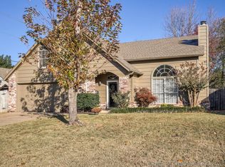 8903 E 100th Pl, Tulsa, OK 74133
