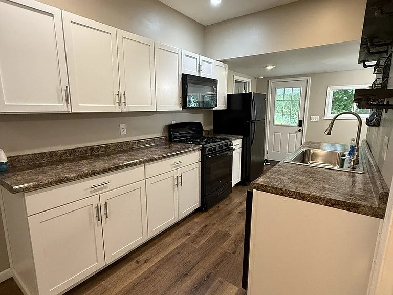 Kitchen-Cabinet