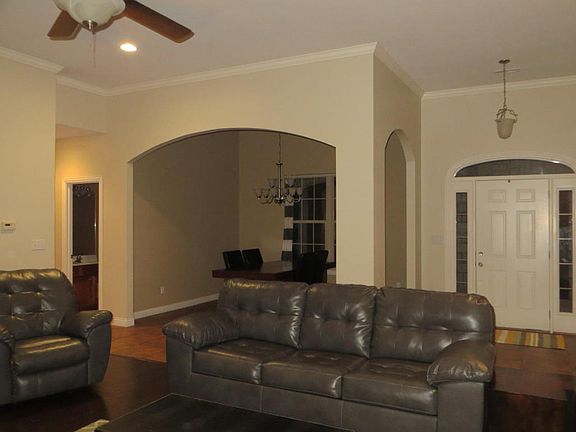 3rd image of 220 Country Club Dr