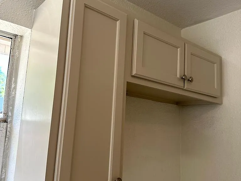 225 Brook Cir — Photo 10