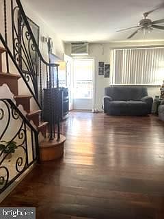 3rd image of 2554 S Darien St