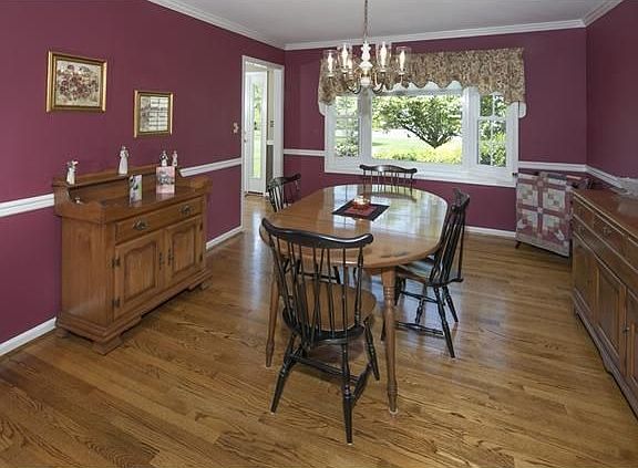 Formal D R. Hardwood, Chair Rail and Crown !