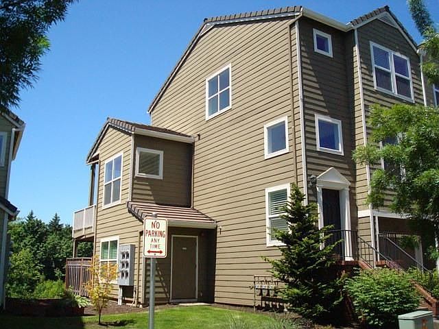2nd image of 2655 NW Kennedy Ct