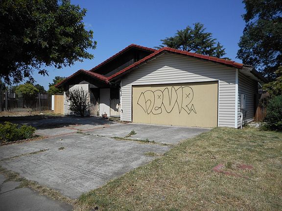 4th image of 8438 Tam O Shanter Dr