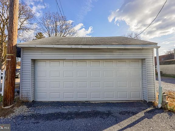 3rd image of 3416 Kutztown Rd