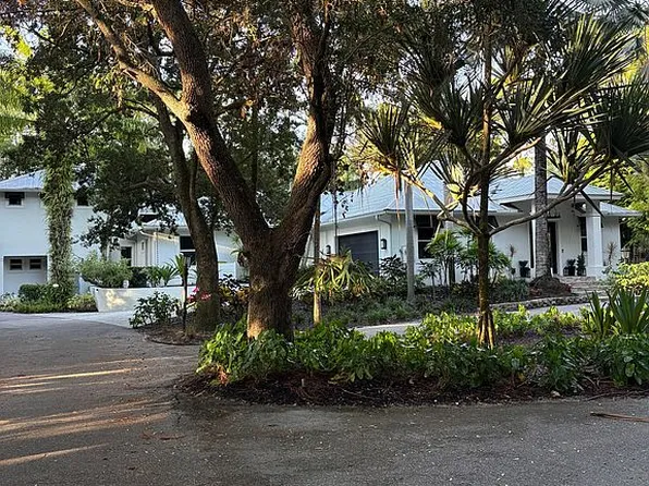 6370 Hunters Rd, Naples, FL 34109