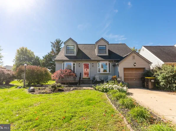 1 Goldenrod Ln, Horsham, PA 19044