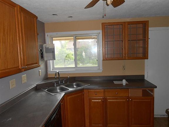 5th image of 2129 Norway Dr
