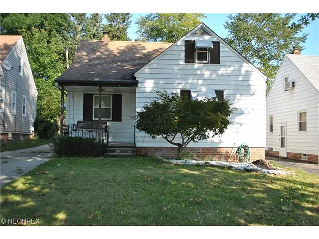 5567 Oakwood Ave photo 1
