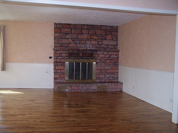 Gas fireplace