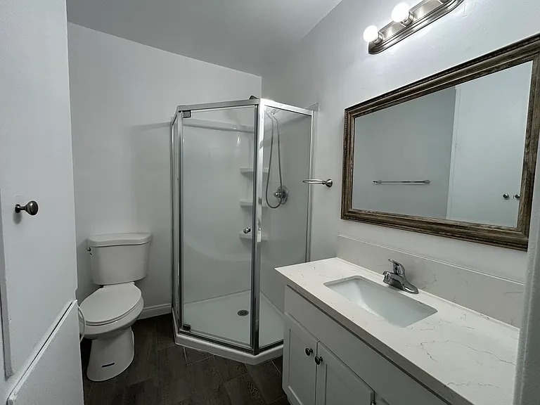 12701 York Ave #G — Photo 5