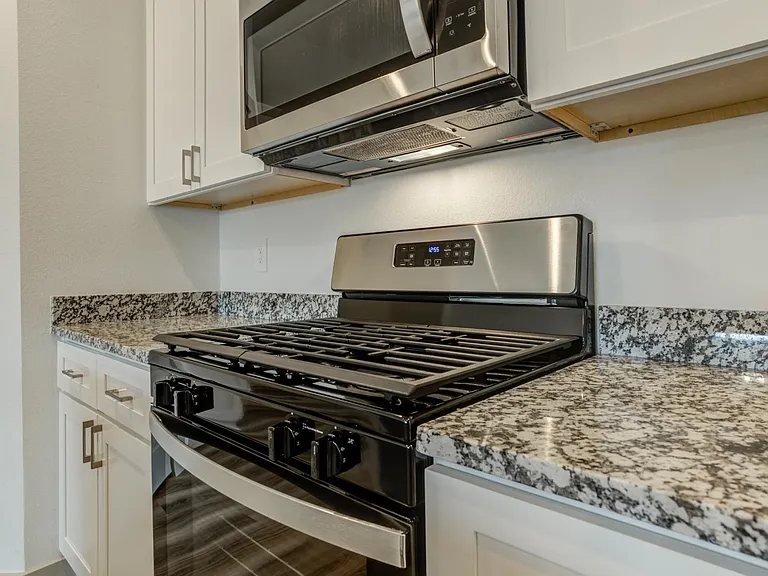 25 Wilshire Blvd — Photo 4
