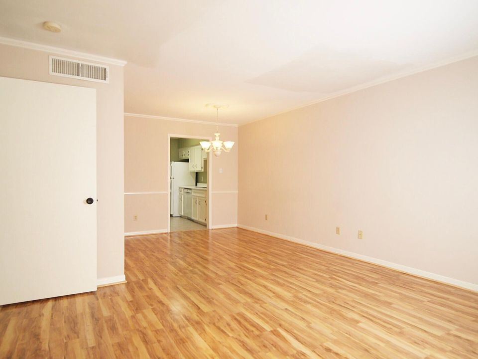 1st image of 1223 Augusta Dr APT 45