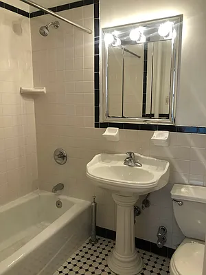 Rented by CitySites Real Estate Group | media 29