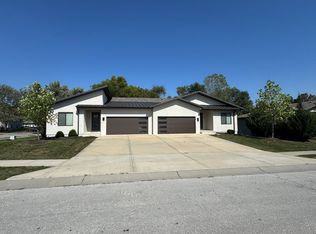 100 & 102 E Maplewood Ln, Raymore, MO 64083