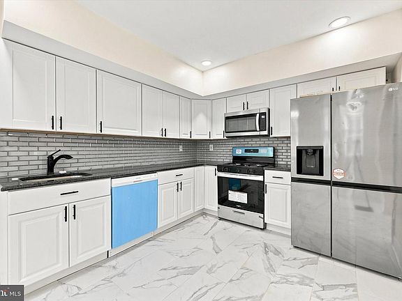 5th image of 23 Rhodes Ave