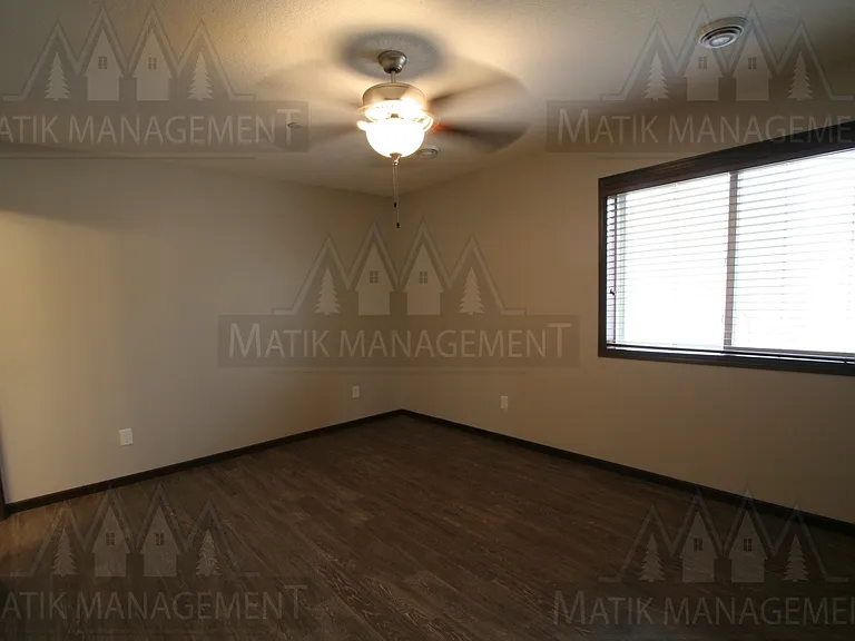 2581 Hawk Ridge Ct SE — Photo 18